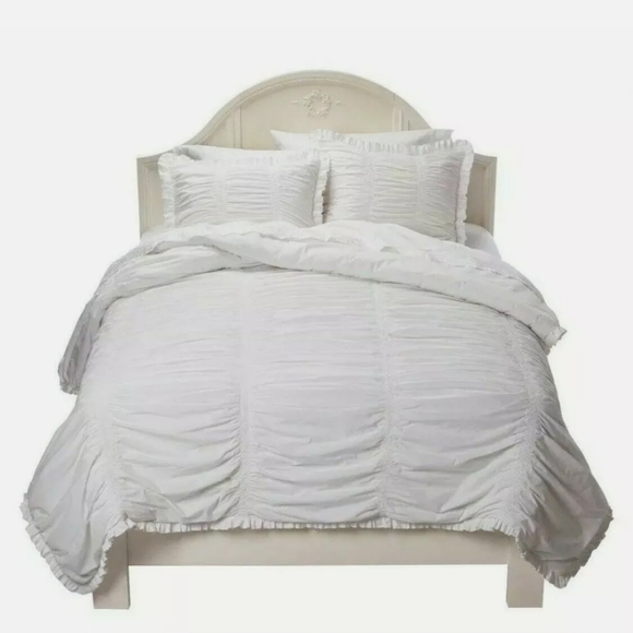 Brand new shabby chic white rouched 2pc Twin set - Picture 1 of 4